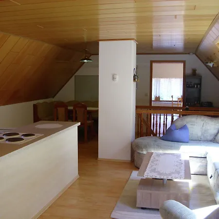 Apartman Cozy With Garden Near The Forest In *